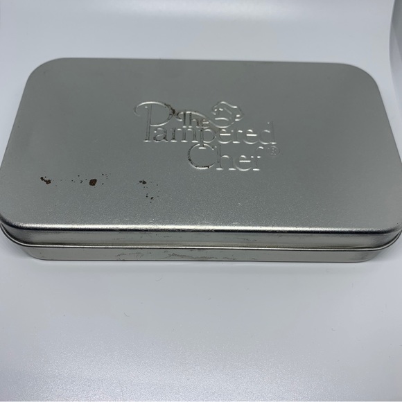 Pampered Chef Creative Cutters Set Mini Cookie Cutter Set of 8 Storage Tin 1095 - Picture 2 of 5